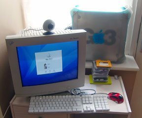 Simon's Blue & White Power Mac G3 setup