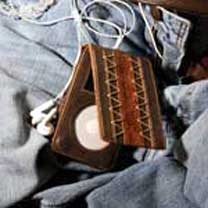 DLO Relaxed Leather iPod Case