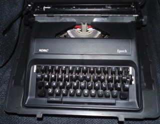 Royal Epoch Manual Typewriter