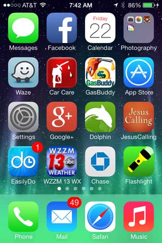 Dan Knight's iPhone 4S home screen