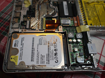 Hard drive and other parts inside the PowerBook G4
