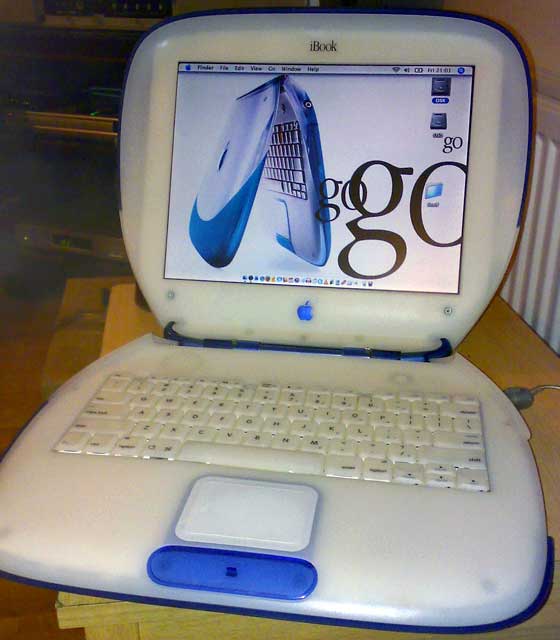 Simon Royal's indigo iBook running Mac OS X 10.4 Tiger