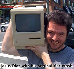Jesus Diaz with his original Macintosh