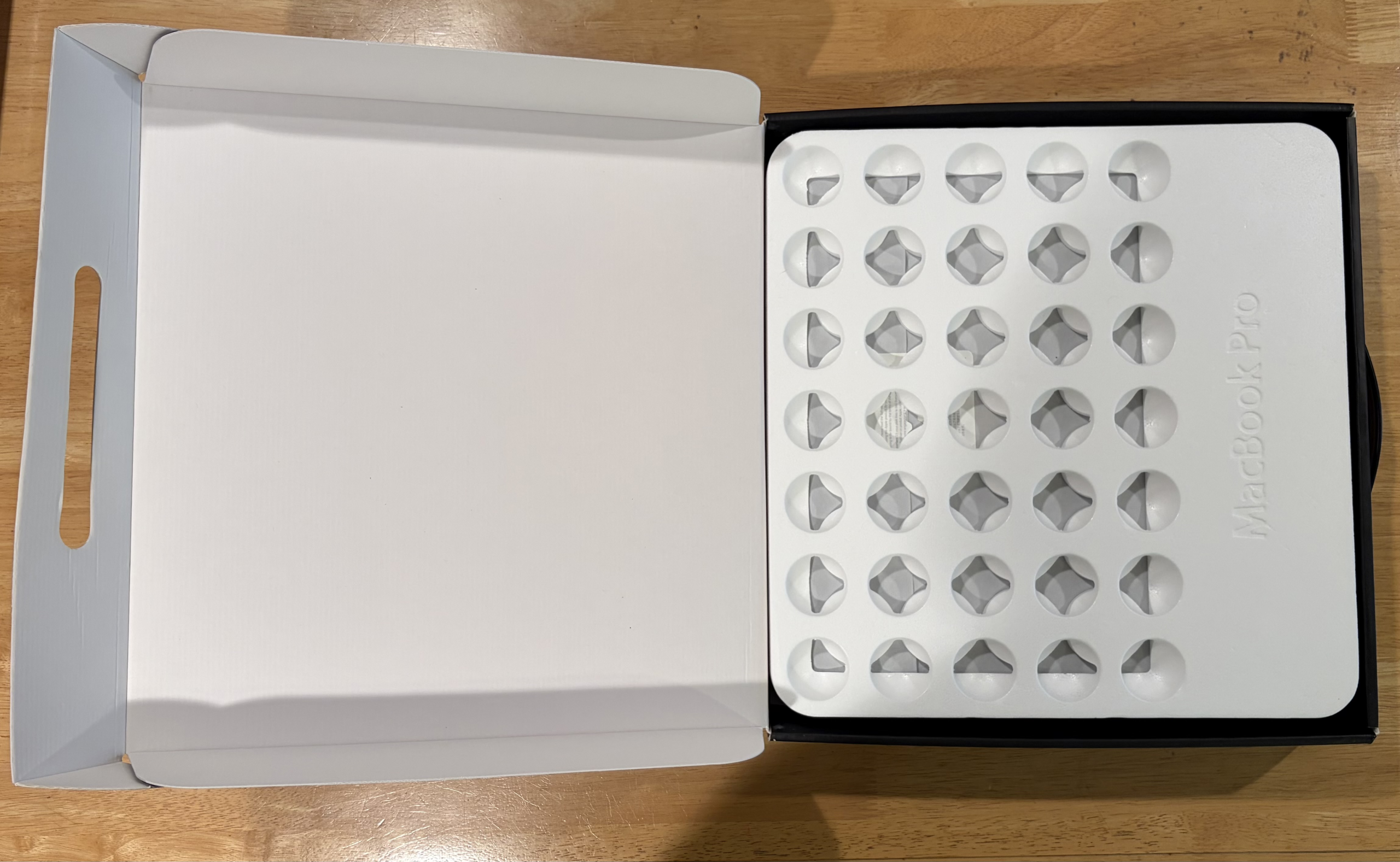 “Unboxing” a 15-Inch 2007 MacBook Pro