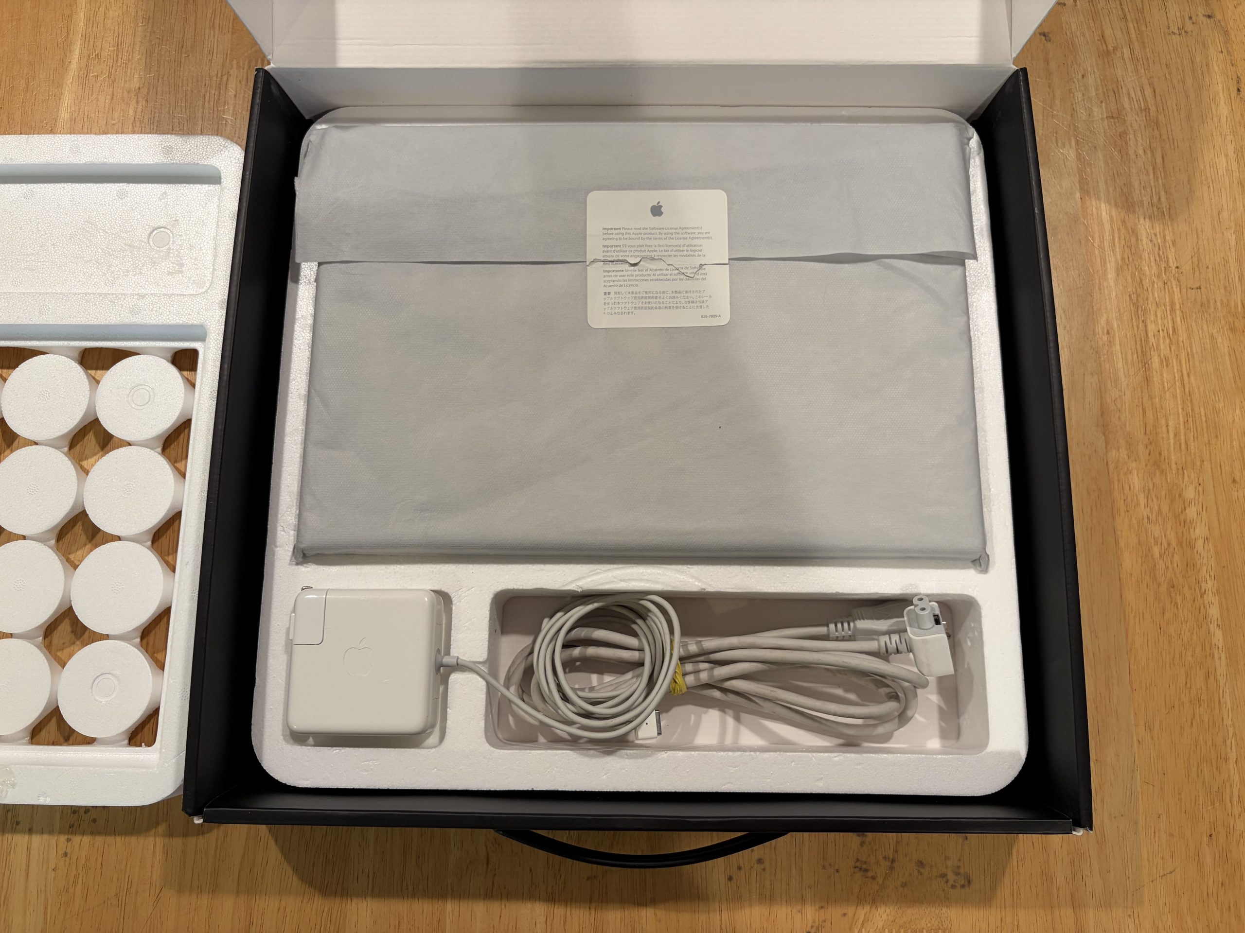 “Unboxing” a 15-Inch 2007 MacBook Pro