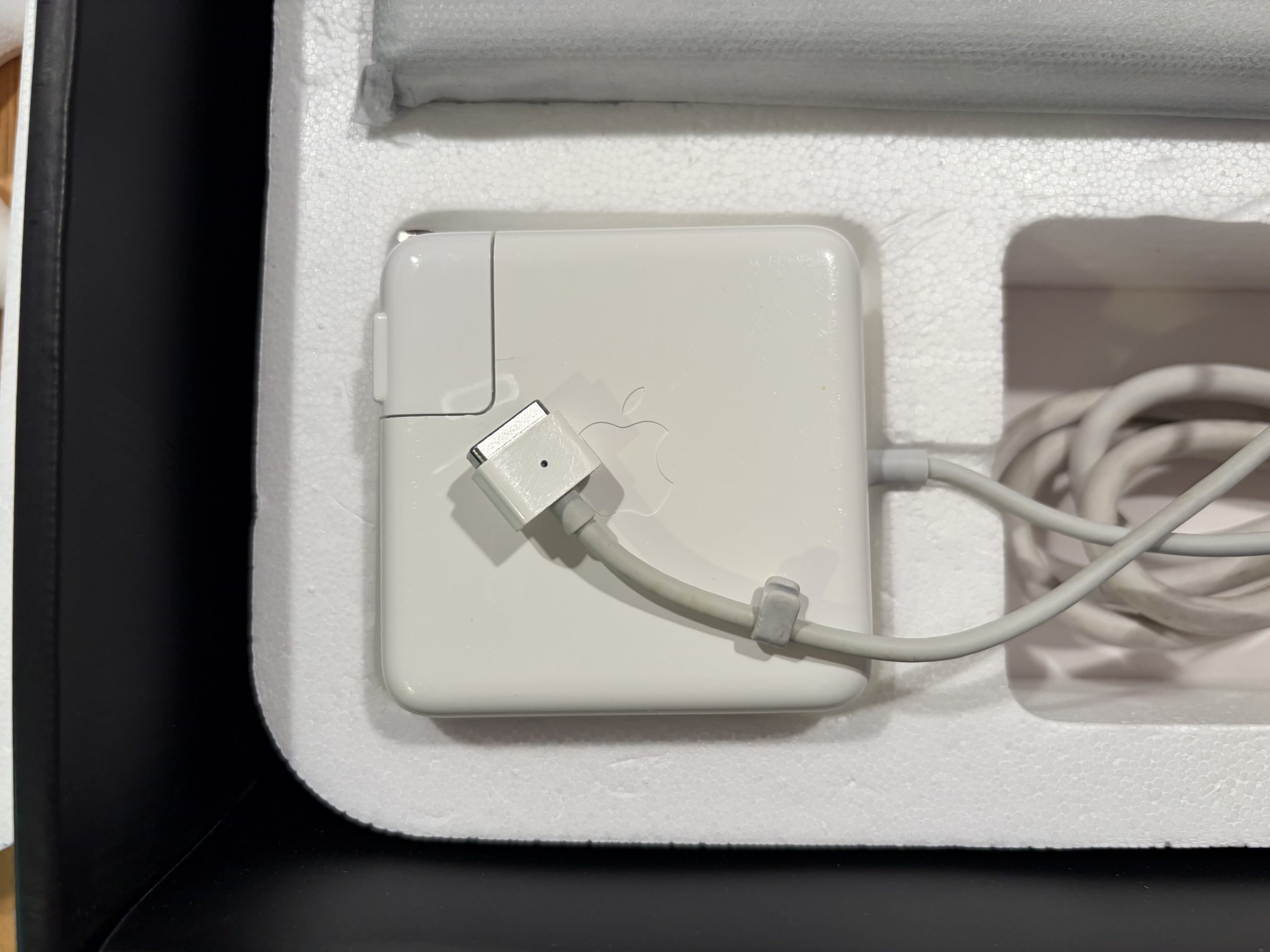 “Unboxing” a 15-Inch 2007 MacBook Pro